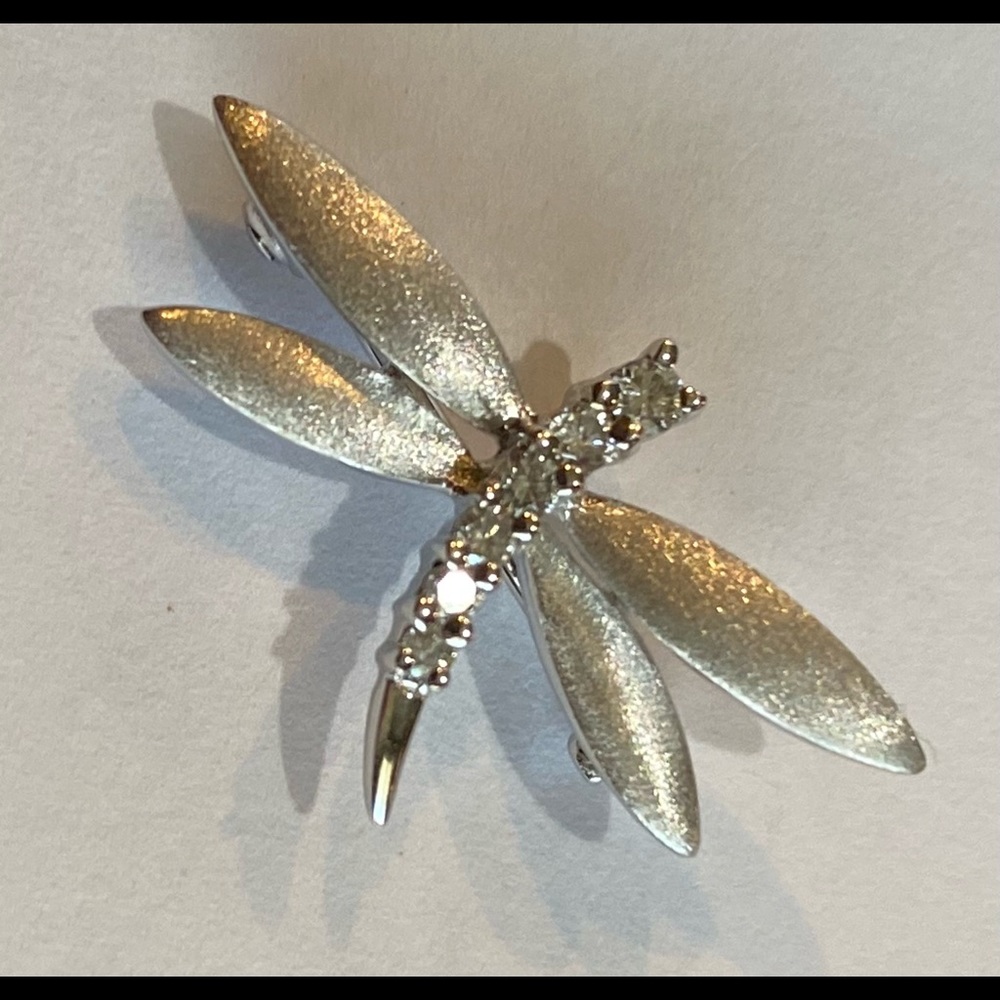 💥18K WHITE GOLD & DIAMOND DRAGONFLY PIN/PENDANT💥
